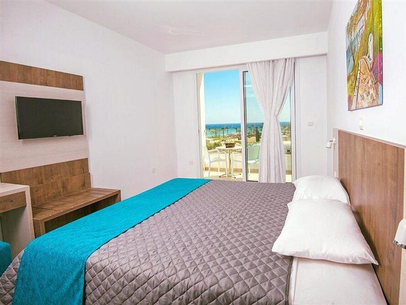 New Famagusta Hotel & Suites Ajía Nápa Eksteriør bilde