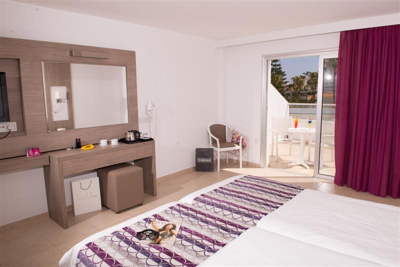 New Famagusta Hotel & Suites Ajía Nápa Eksteriør bilde