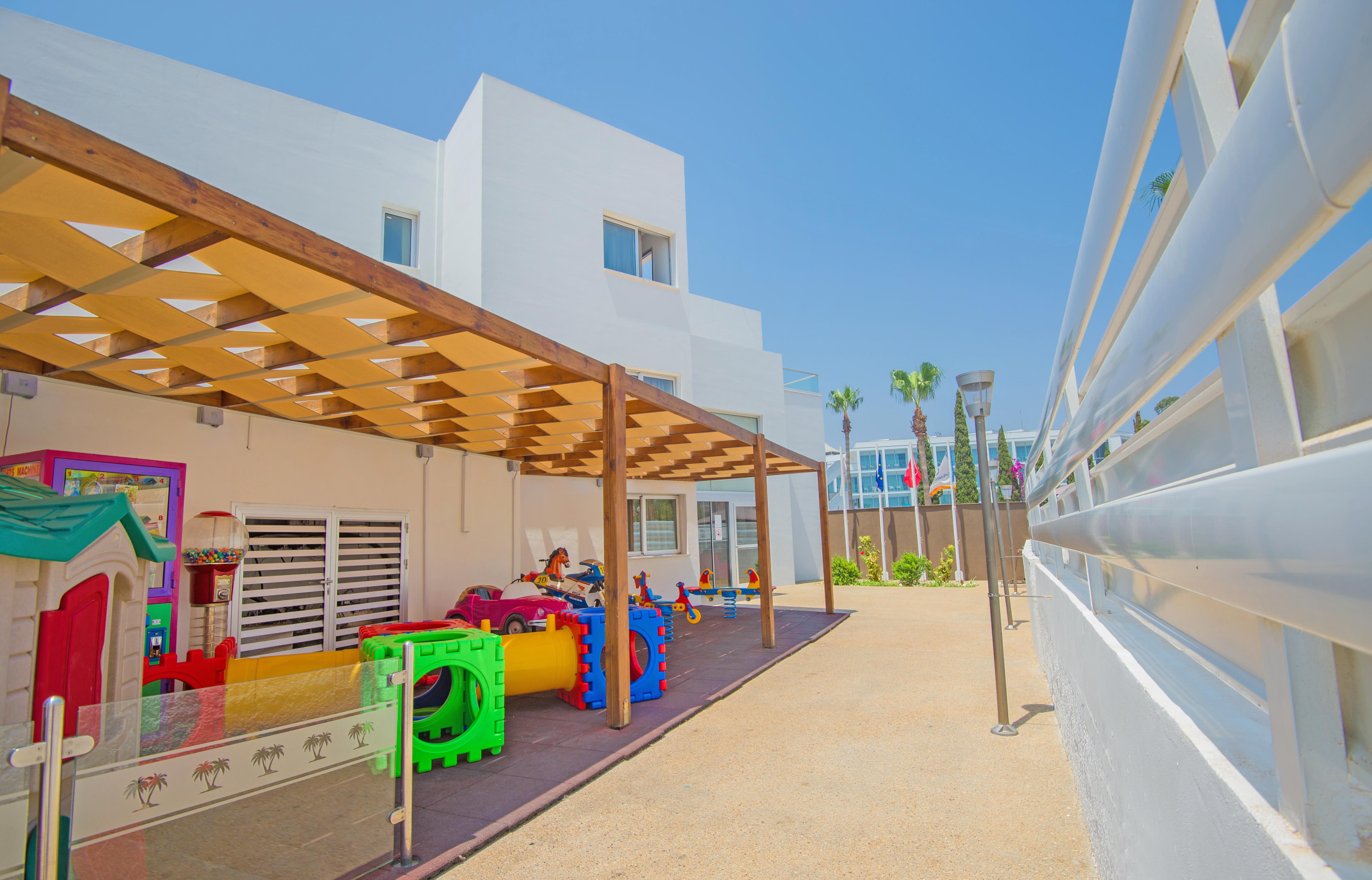 New Famagusta Hotel & Suites Ajía Nápa Eksteriør bilde