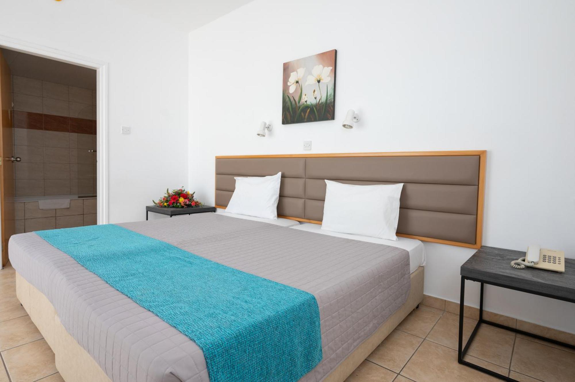 New Famagusta Hotel & Suites Ajía Nápa Eksteriør bilde