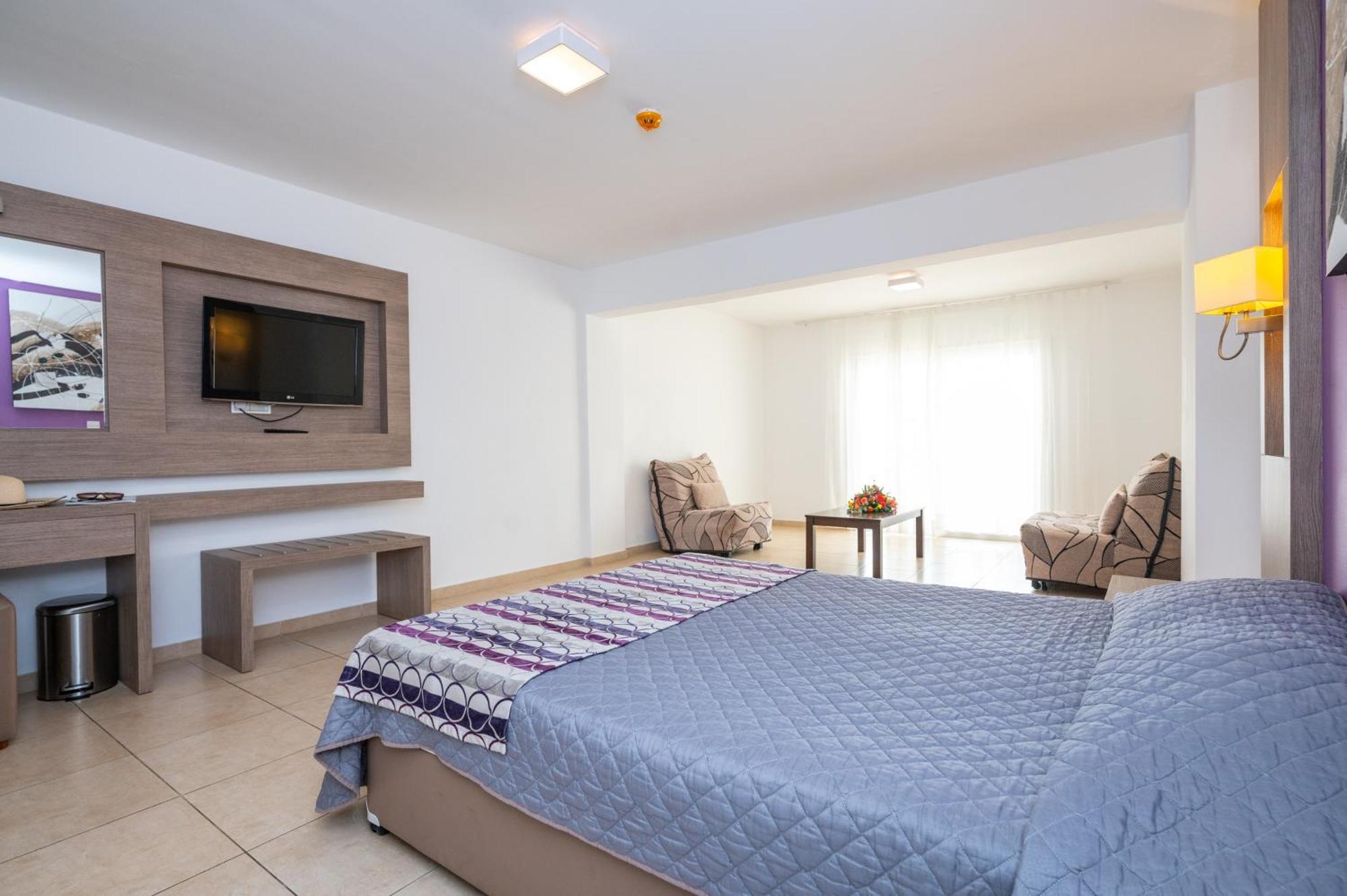 New Famagusta Hotel & Suites Ajía Nápa Eksteriør bilde