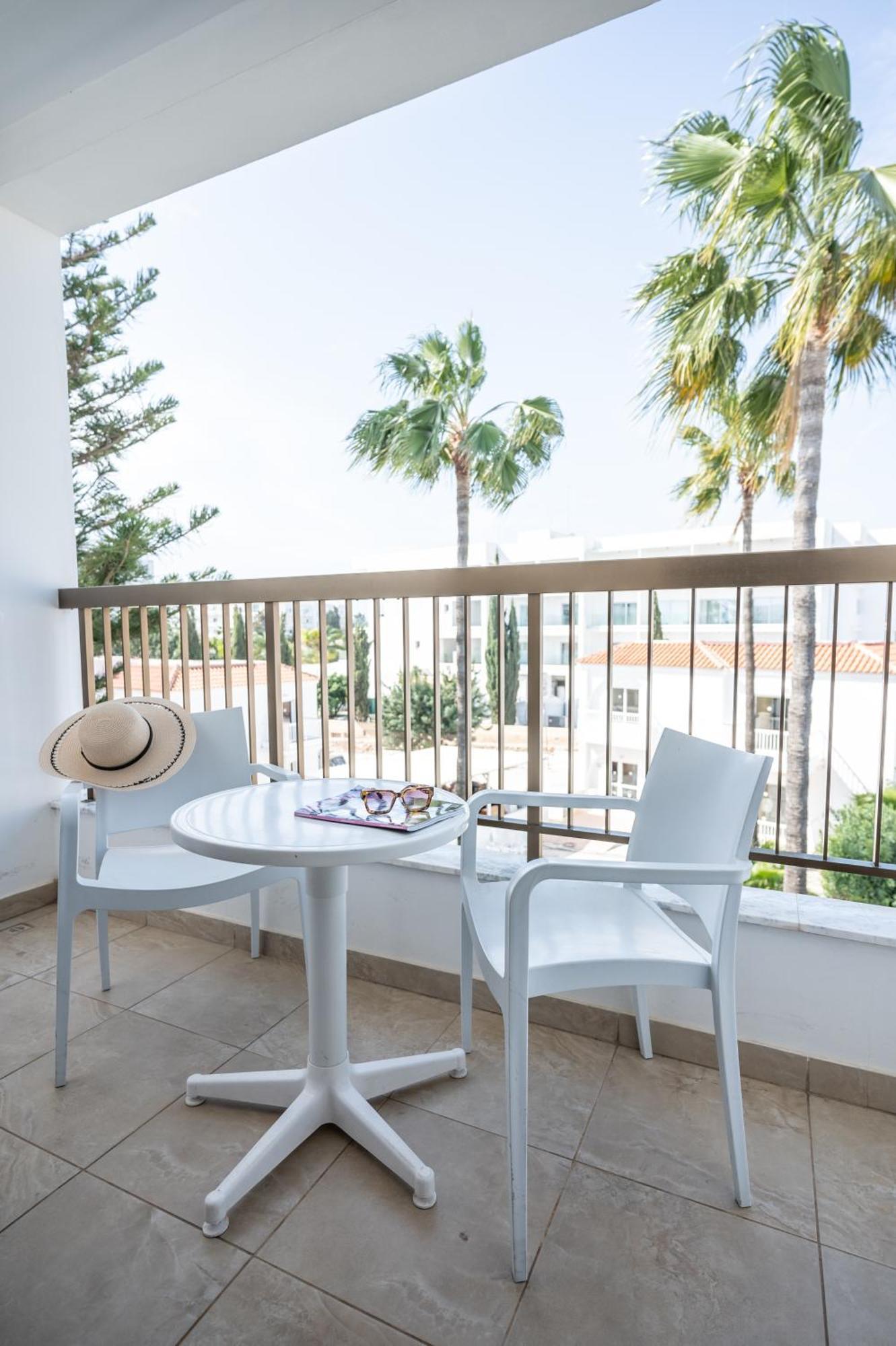 New Famagusta Hotel & Suites Ajía Nápa Eksteriør bilde