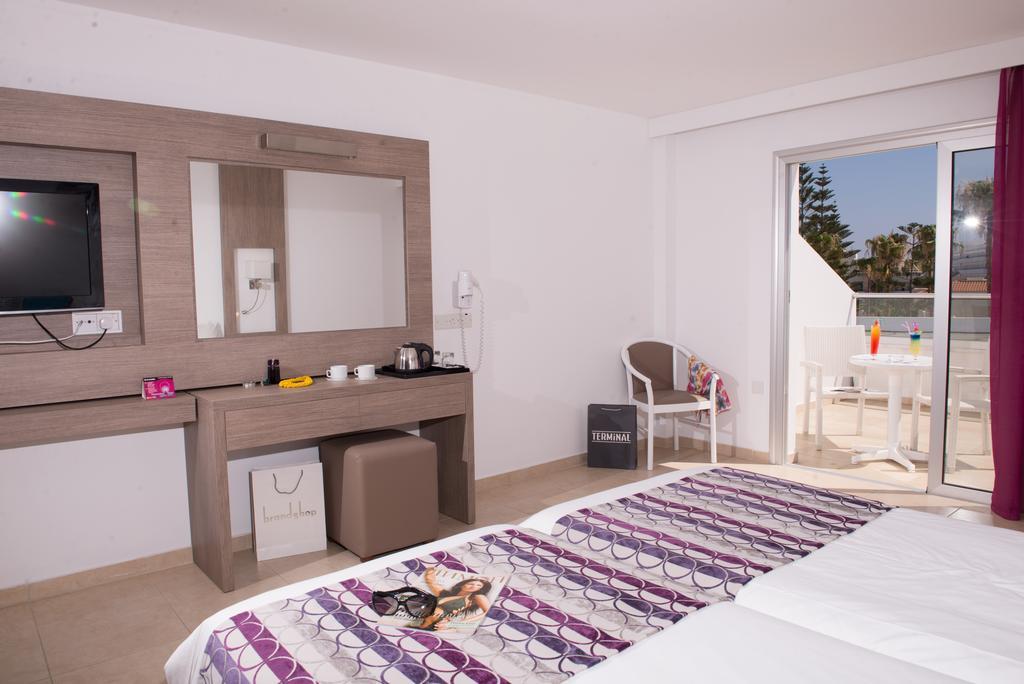 New Famagusta Hotel & Suites Ajía Nápa Rom bilde